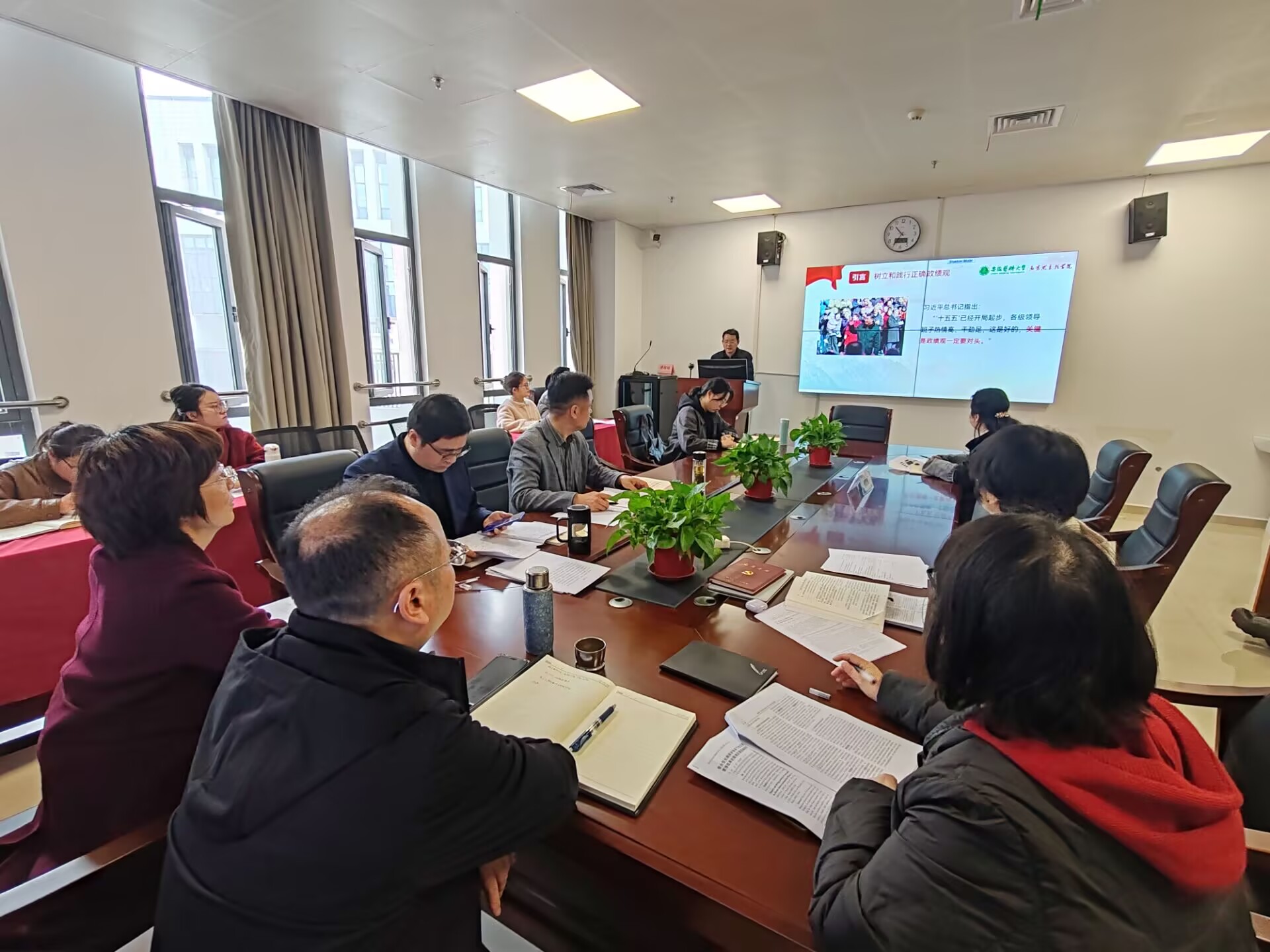 查看原图 自慰色情